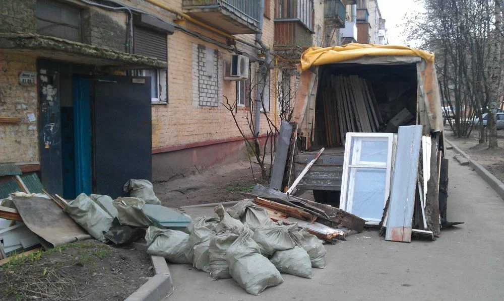 Вывоз мусора после ремонта в Каменске-Уральском от ПроМусор — цены от 4787 руб., быстро и недорого