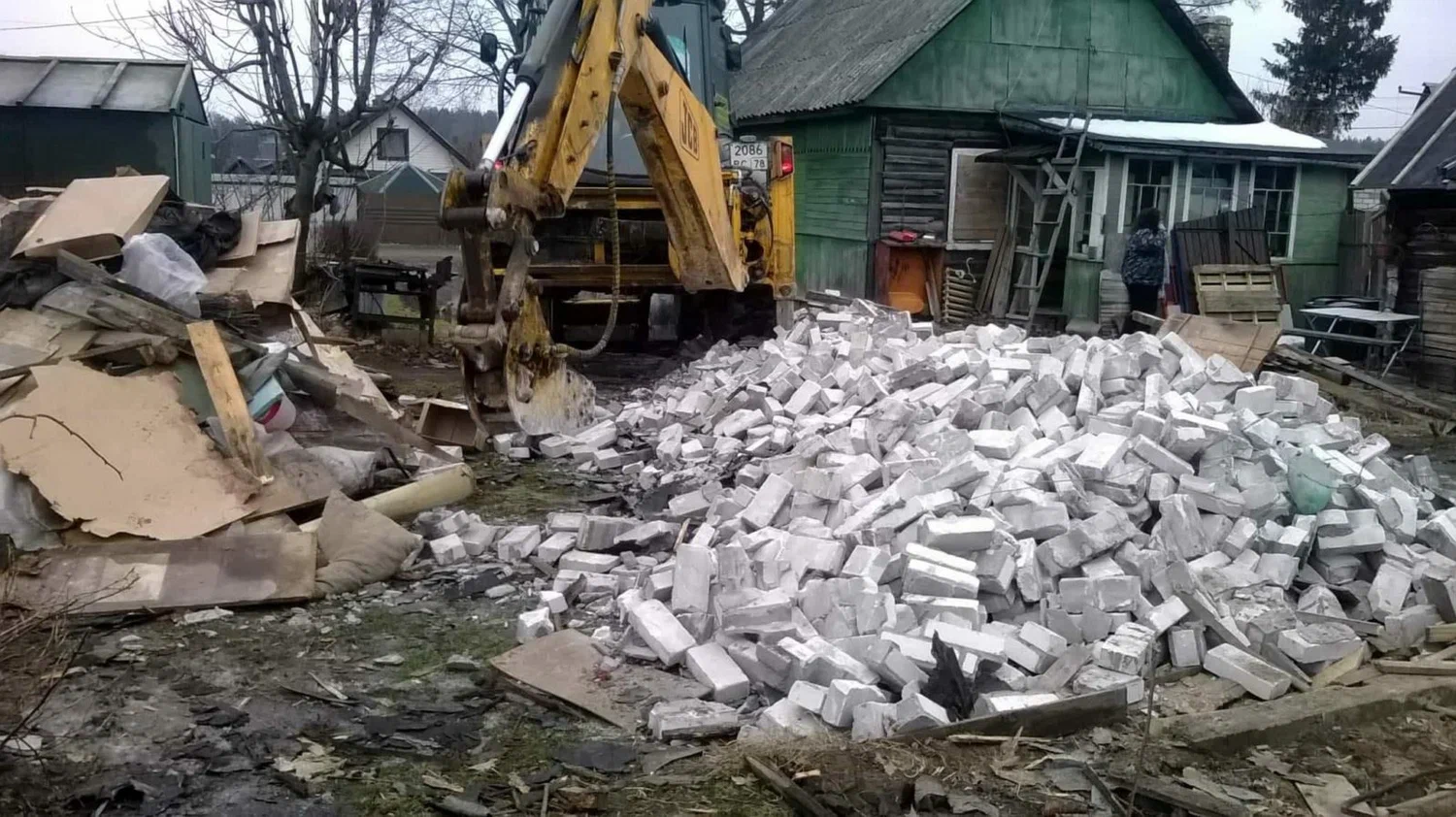 Вывоз мусора после сноса здания в Каменске-Уральском от ПроМусор – цена от 5319 руб., утилизация и уборка стройотходов