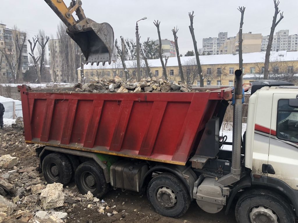 Вывоз мусора Камазом в Каменске-Уральском в октябре