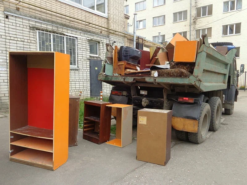 Вывоз шкафа в Каменске-Уральском от ПроМусор — недорого, демонтаж, утилизация, вывоз из квартиры от 904 руб