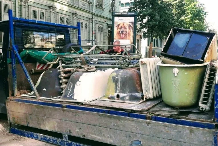 Вывоз старой сантехники в Каменске-Уральском от ПроМусор: быстро, недорого от 585 руб., утилизация и грузчики