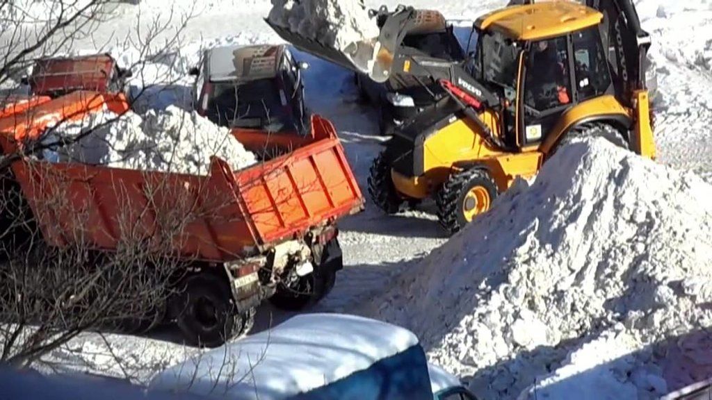 Вывоз снега с погрузкой в Каменске-Уральском для организаций и частных лиц в октябре