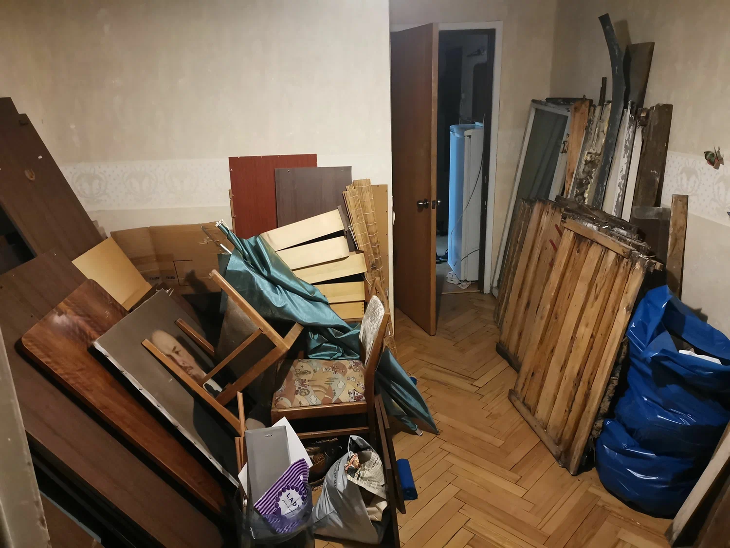 Демонтаж мебели с вывозом и утилизацией в Каменске-Уральском в октябре