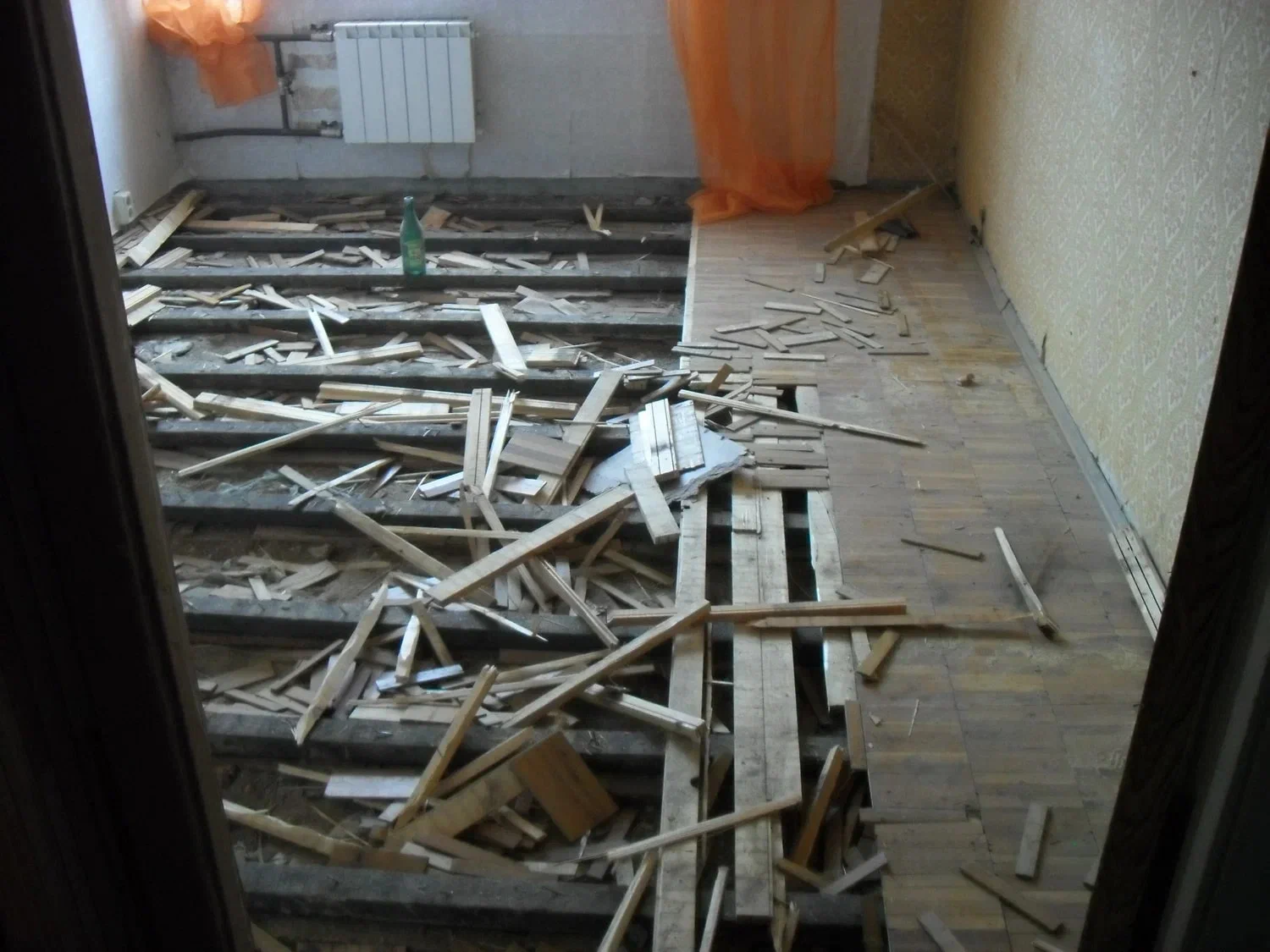Демонтаж пола с вывозом строительного мусора в Каменске-Уральском в октябре